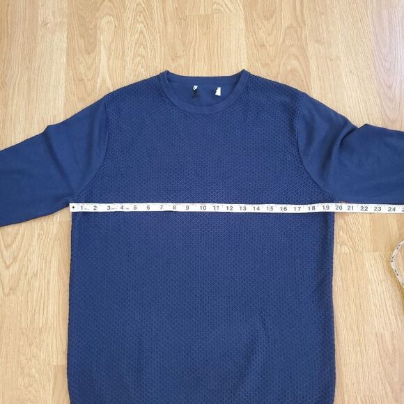 Calibrate Honeycomb Crewneck Sweater size Medium in Navy - Picture 10 of 12